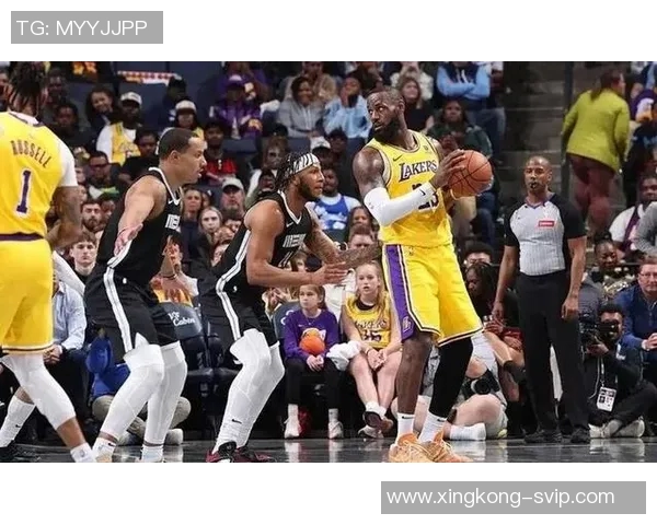 开拓者迎战湖人缺少詹姆斯和东契奇若真进步应当轻松取胜