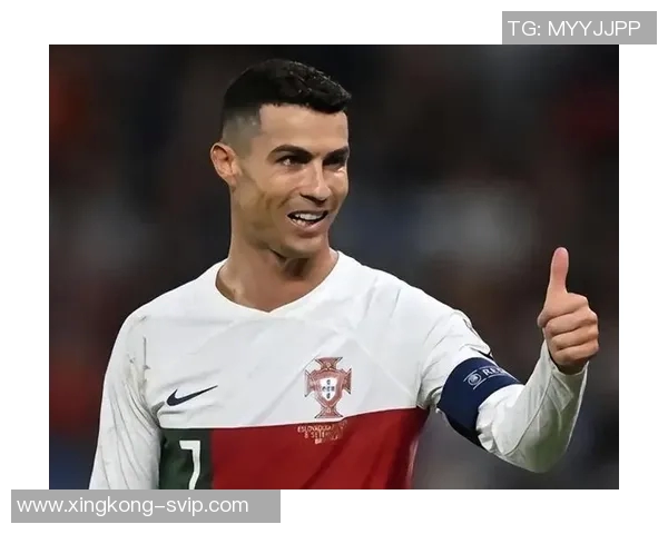 C罗社交媒体分享回归葡萄牙国家队照片帅气戴墨镜引发球迷热议