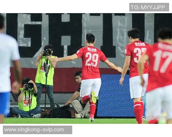 李霄鹏寄语球队专注自我展现实力期待明天比赛精彩表现