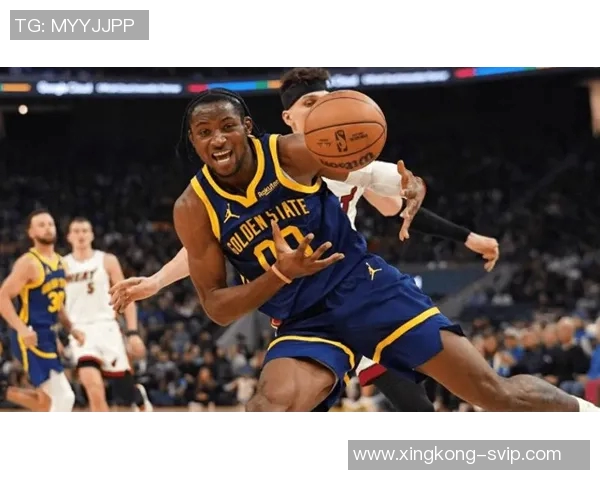 邓利维谈库明加续约事件称训练营内未见任何影响