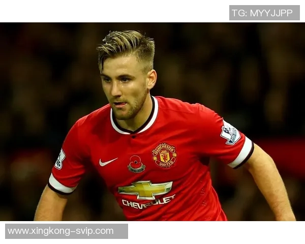 内维尔批评卢克肖需增强对抗能力以应对激烈比赛挑战