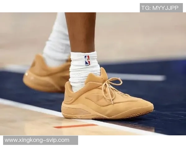 库里与布克鞋款合作揭秘UA解约后他立刻向我索要球鞋